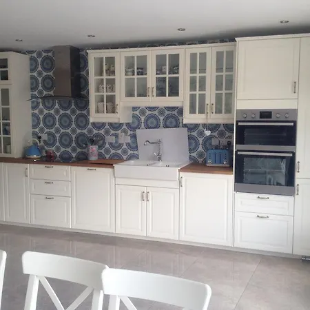 5 Bedroom Town House Semesterbostad Dungarvan (Waterford)
