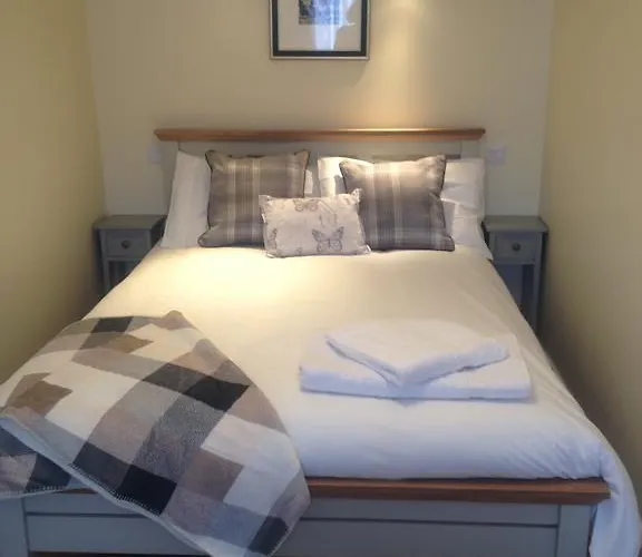 Дом отдыха 5 Bedroom Town House *