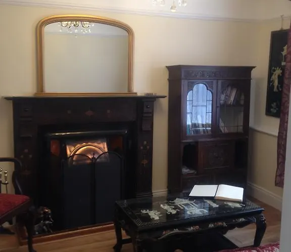 5 Bedroom Town House