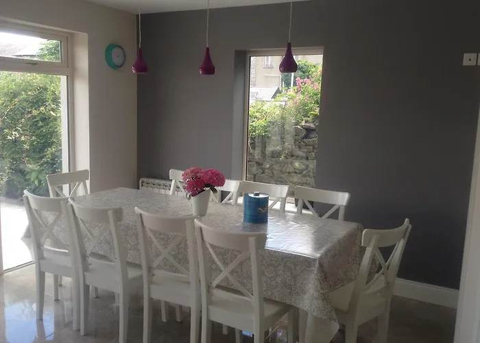 5 Bedroom Town House * דנגרבן
