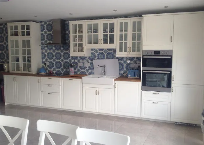 5 Bedroom Town House בית נופש דנגרבן